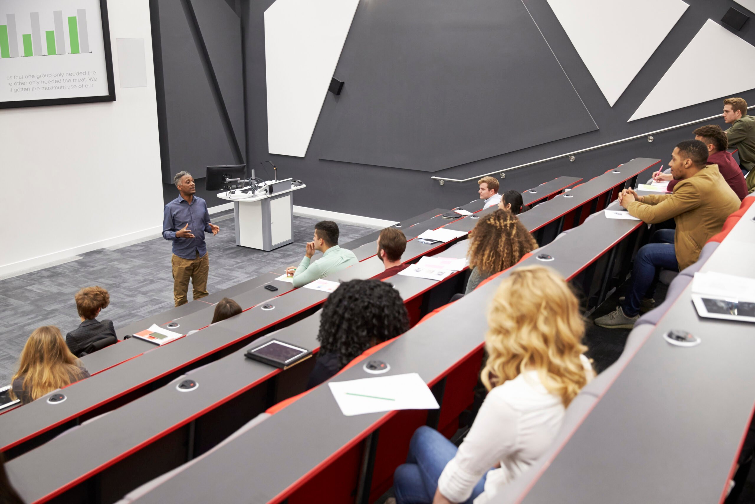 5 things to think about when choosing a projector 3 Depositphotos 134413214 xl 2015 scaled