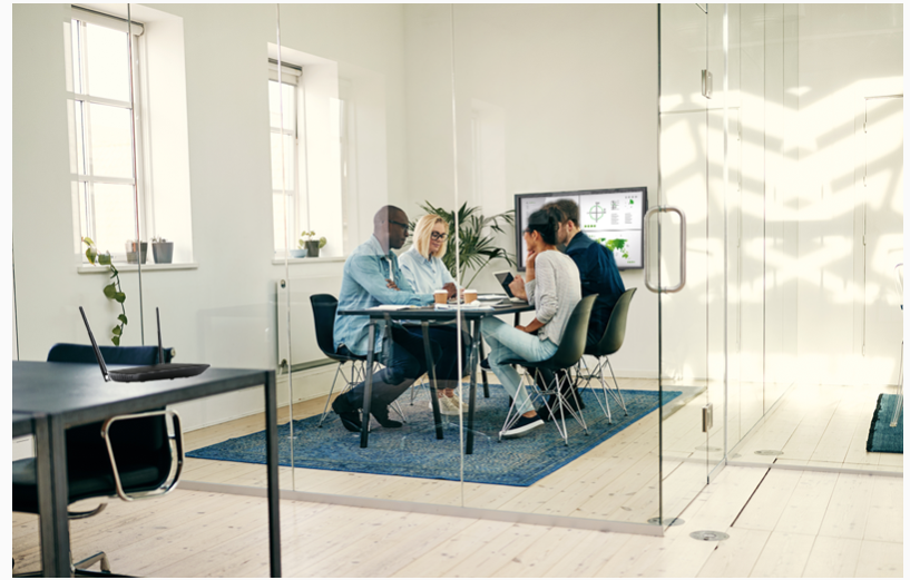 How easy is sharing content in your meeting with a NovoConnect solution? 1 Zrzut ekranu 79